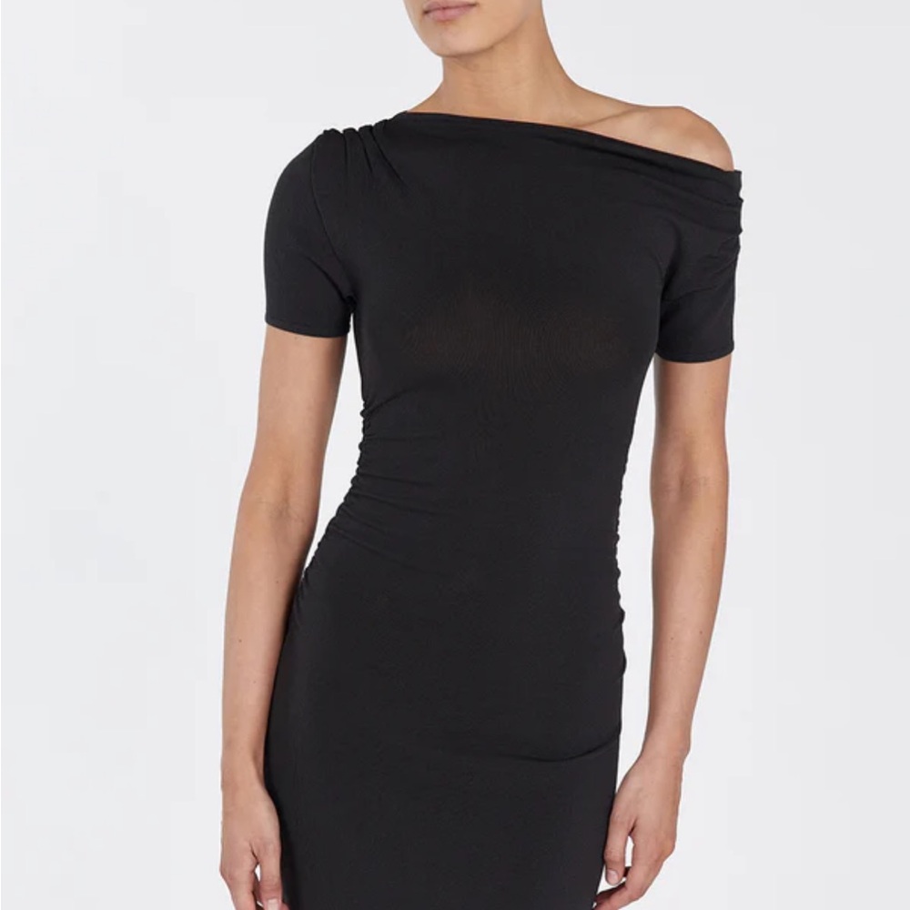 Elegant Black Off The Shoulder Midi Dress - Picture 3 of 6
